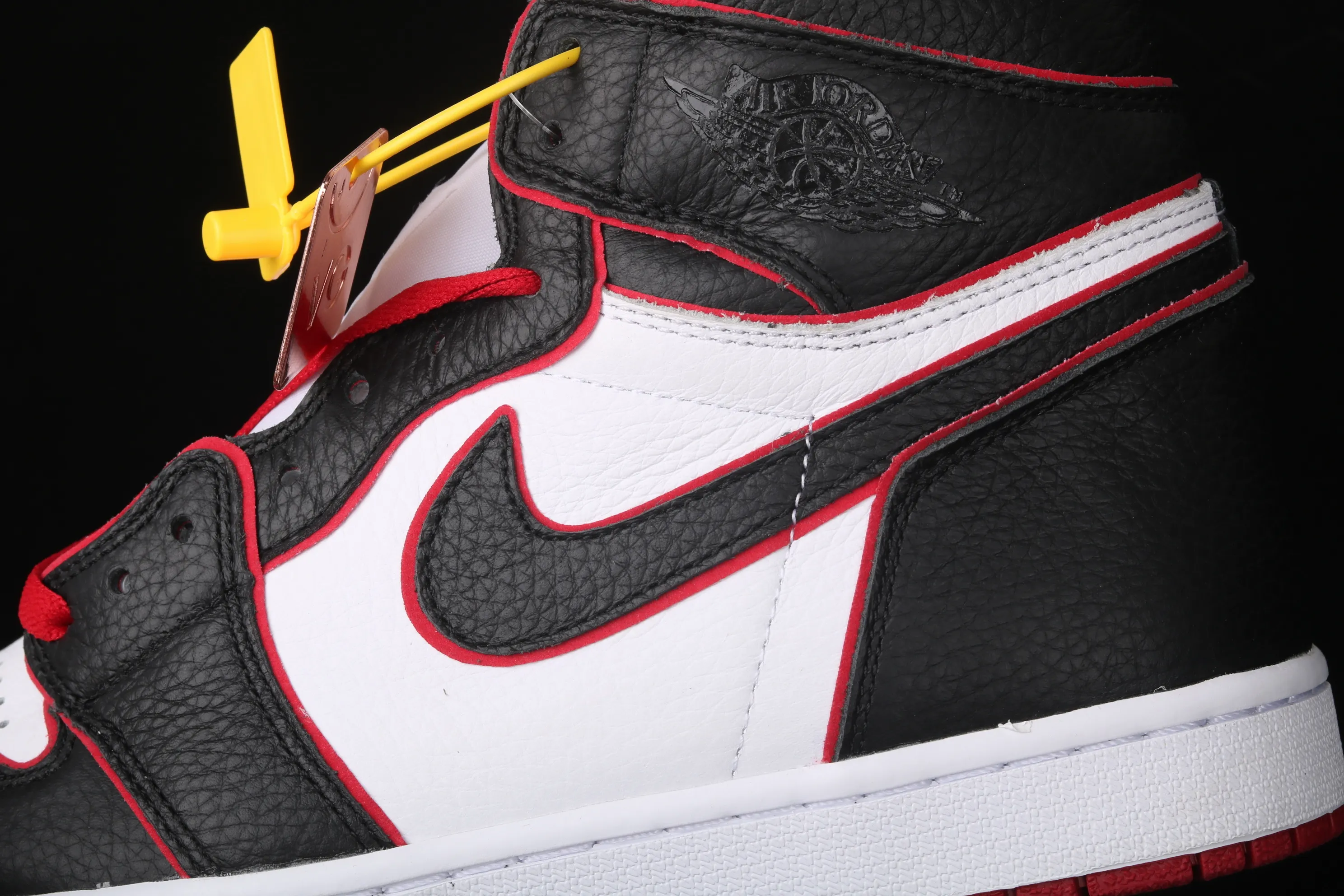 All categories Air Jordan Jordan series basketball shoes Air Jordan 1 High Air Jordan 1 RETRO HIGH OG AJ1 Joe 1 new black and red high frequency flying wing LOGO 555088-062